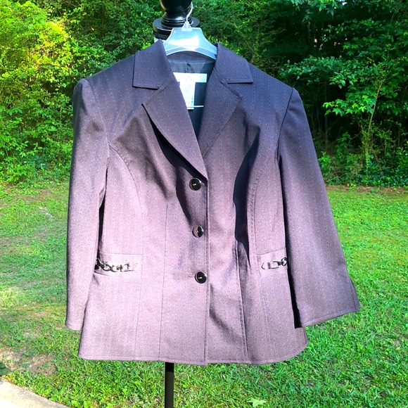 Career pantsuit - Picture 3 of 15